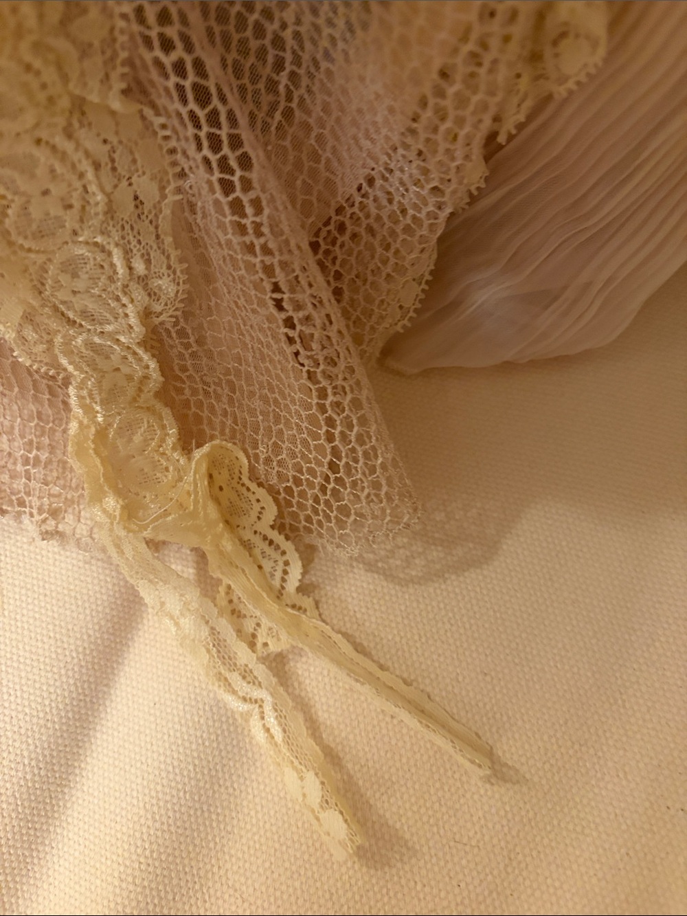Pretty Angel Cream Lace & Ruffle Sleeveless Top - Picture 5 of 7